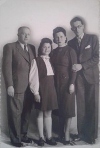 Jankiel Fensterszab z żoną, córką Idą i synem